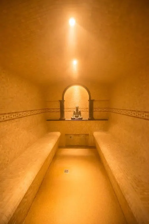 Hotel & Wellness Royal Astrid Ostenda 3*,  Belgio